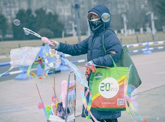 253030