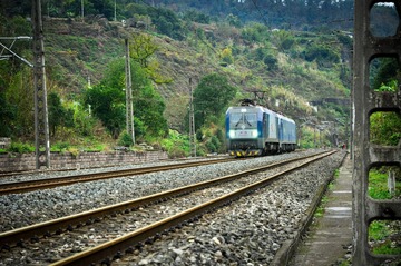 47582