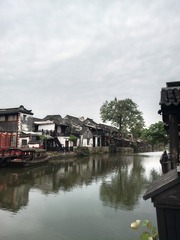 3083544