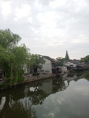 3083986
