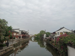 3083643