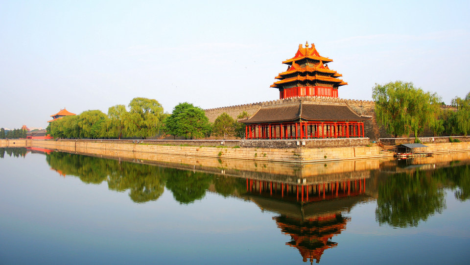 水影中的故宫 br />