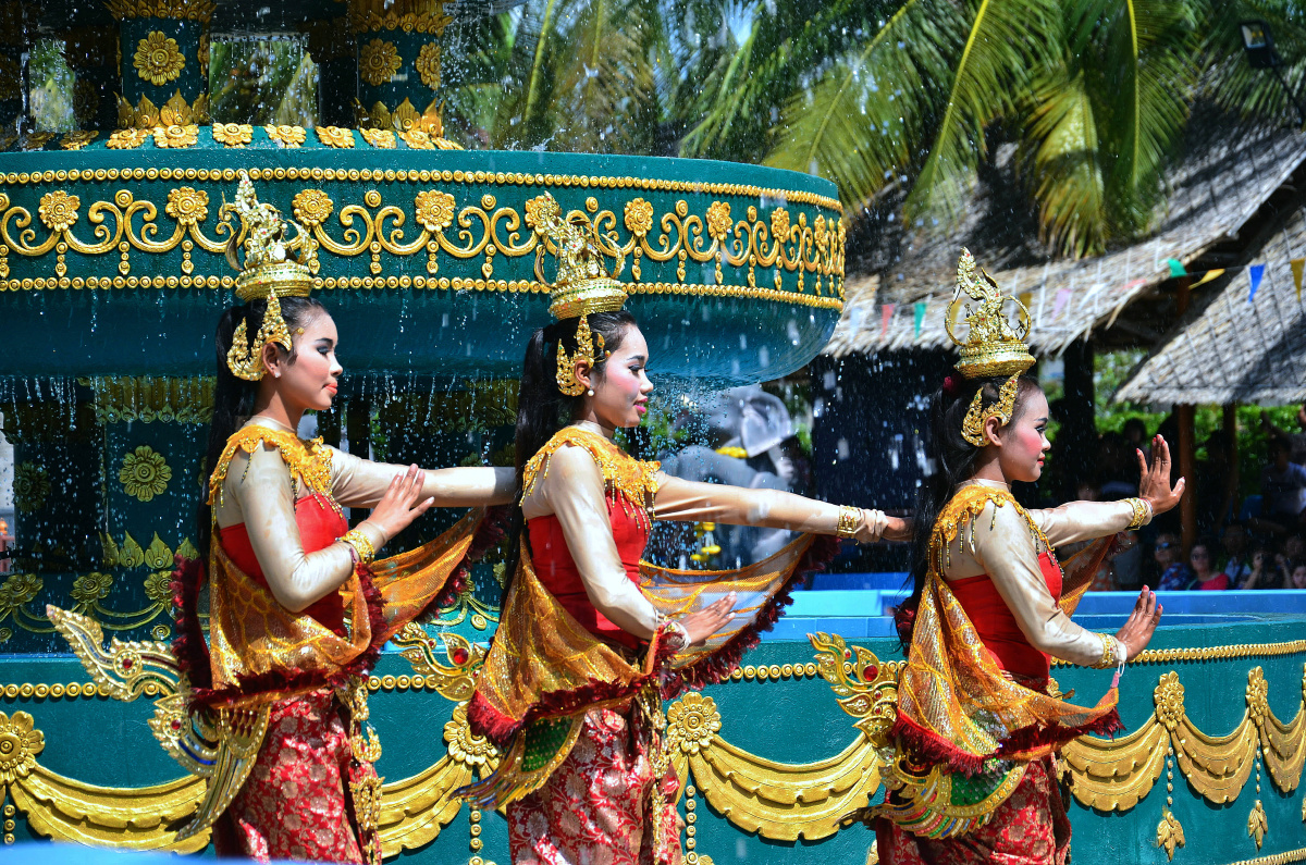 泰国人的泼水节