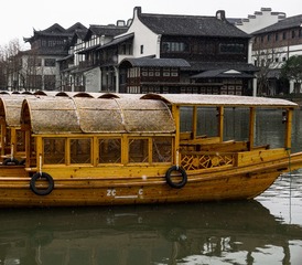 284950