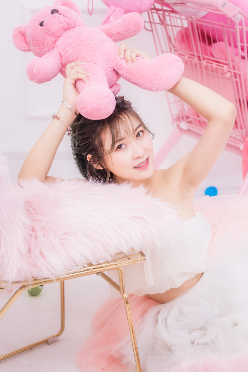 pinkgirl粉色少女系列跟性感相比萌萌的妹子也是很讨人喜欢的妹子很