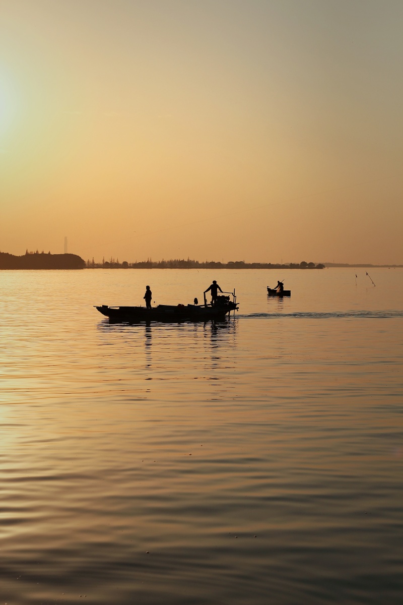 湖泊上的落日美景·拍自上海青浦淀山湖畔. - 守拙400 - 图虫