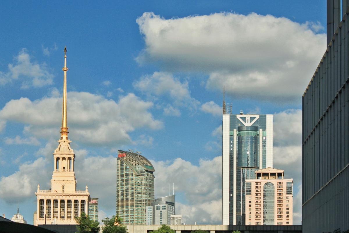 市中心的俄式宫廷拍自上海静安的中苏友好大厦旧址上海展览中心