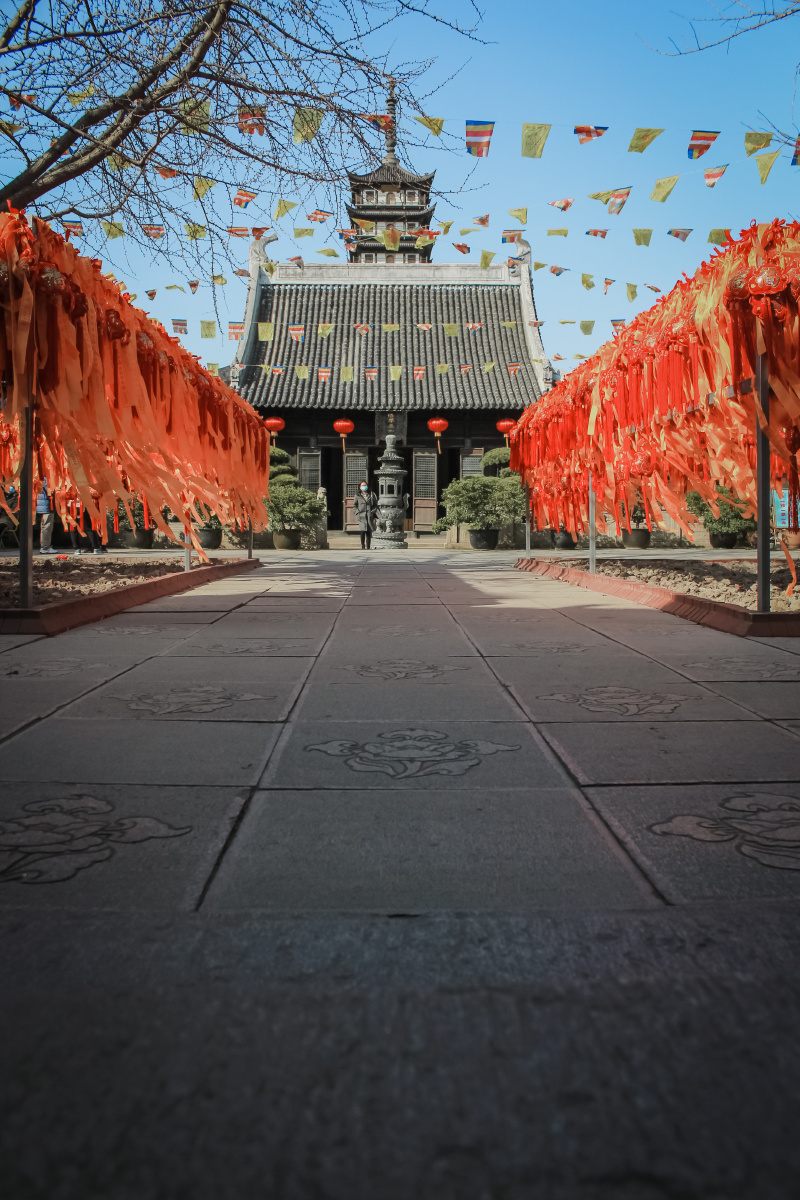 真如寺的巍峨石塔