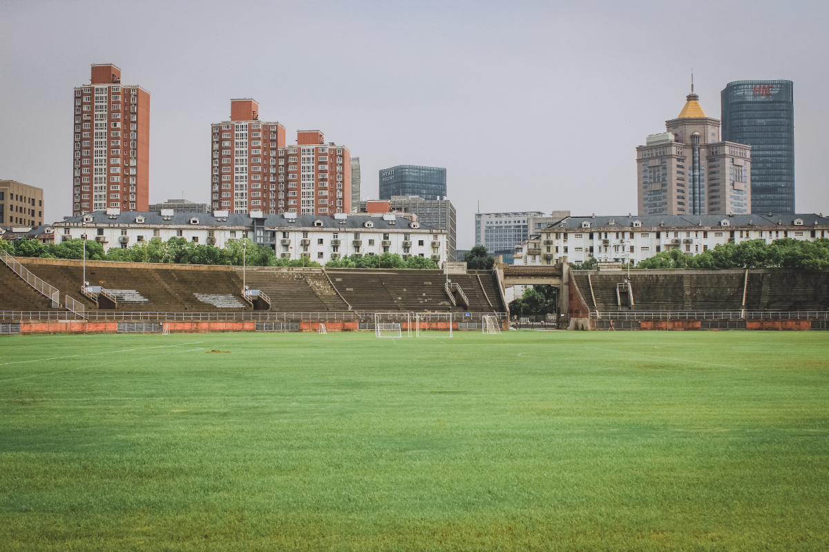 江湾体育场内外拍自上海杨浦江湾体育场