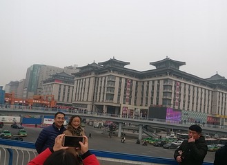 173104