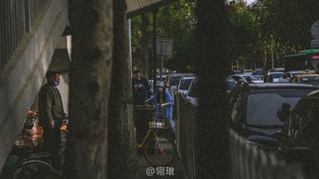 430283