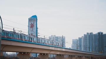 383431