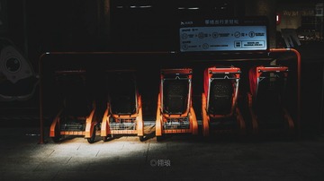418900