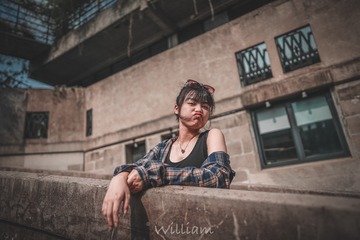 001