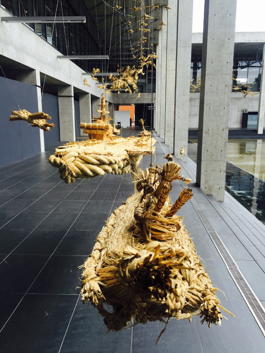 蔡国强日本动态装置艺术品——《蓬莱山》 "蓬莱山"的创作灵感来源于