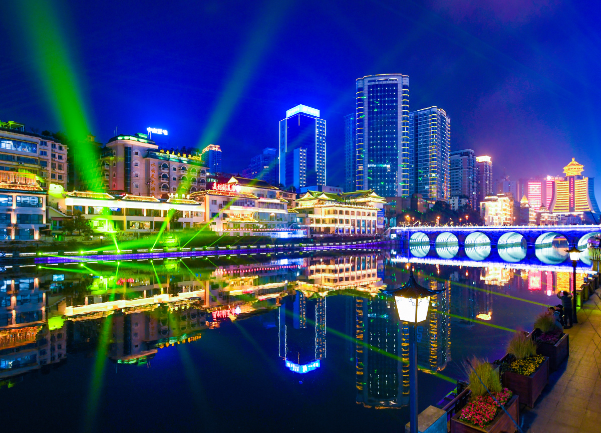 虎年春节贵阳灯光秀