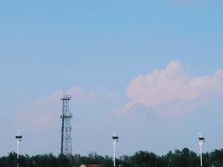 470411