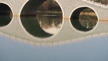 210401