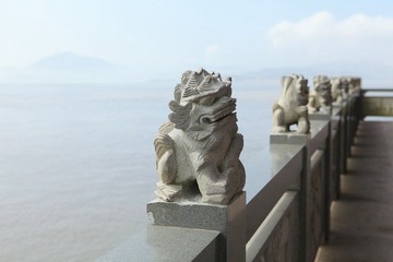 游访孤岛上的洛迦山