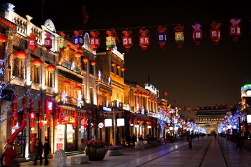 静悄悄的街道，过年的景象
