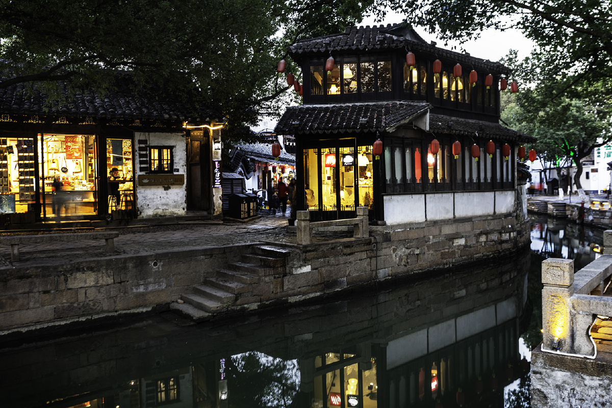 江苏省苏州市吴江区同里古镇位于太湖之畔.