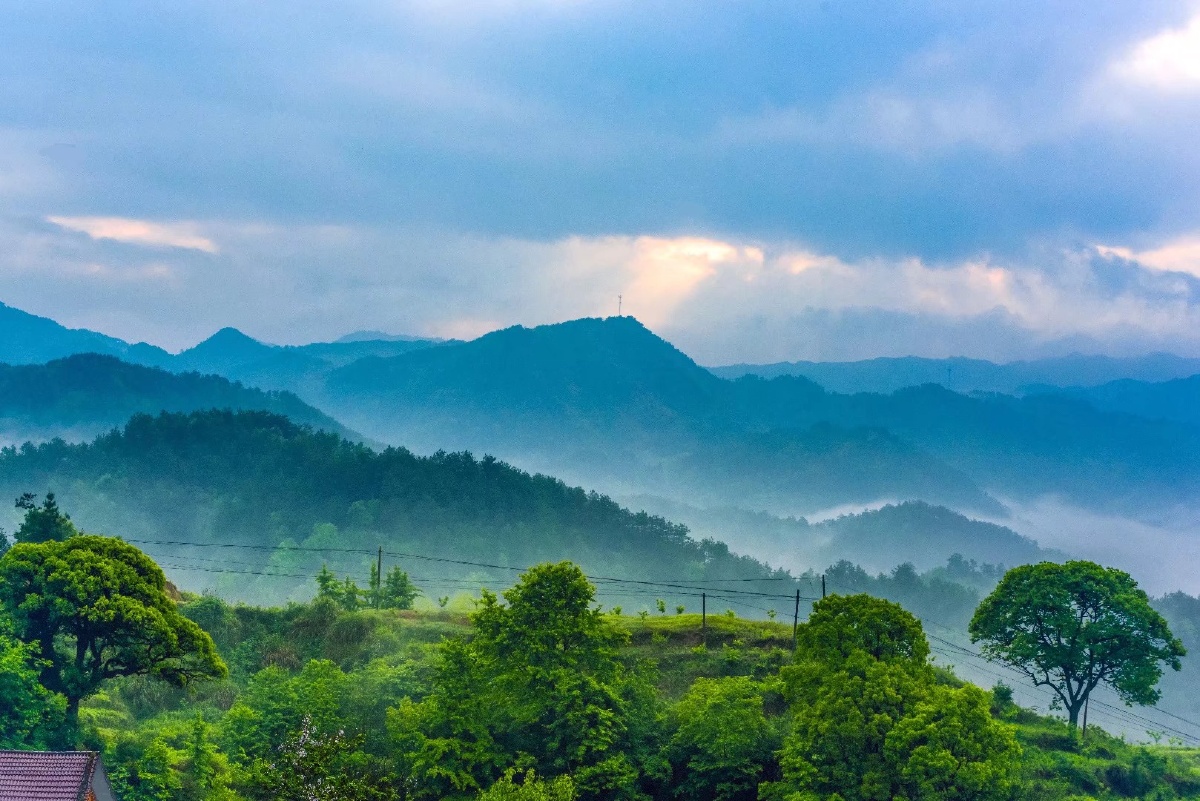 山乡晨曦