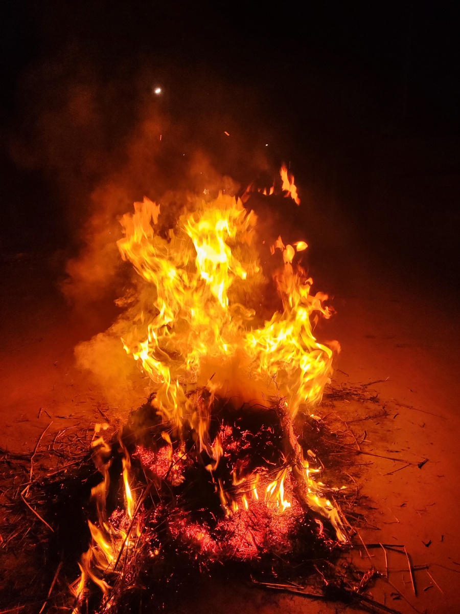 聚是一团火散是满天星