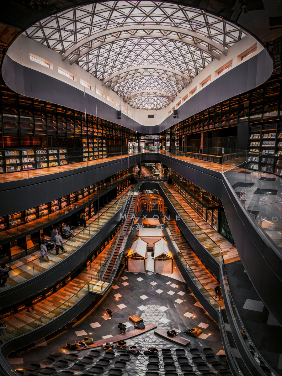 打卡西安网红图书馆 - 长脖子_高个子 - 图虫