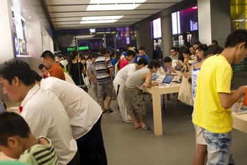 晚上10点的apple store