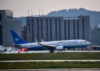 220826