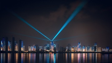 320943