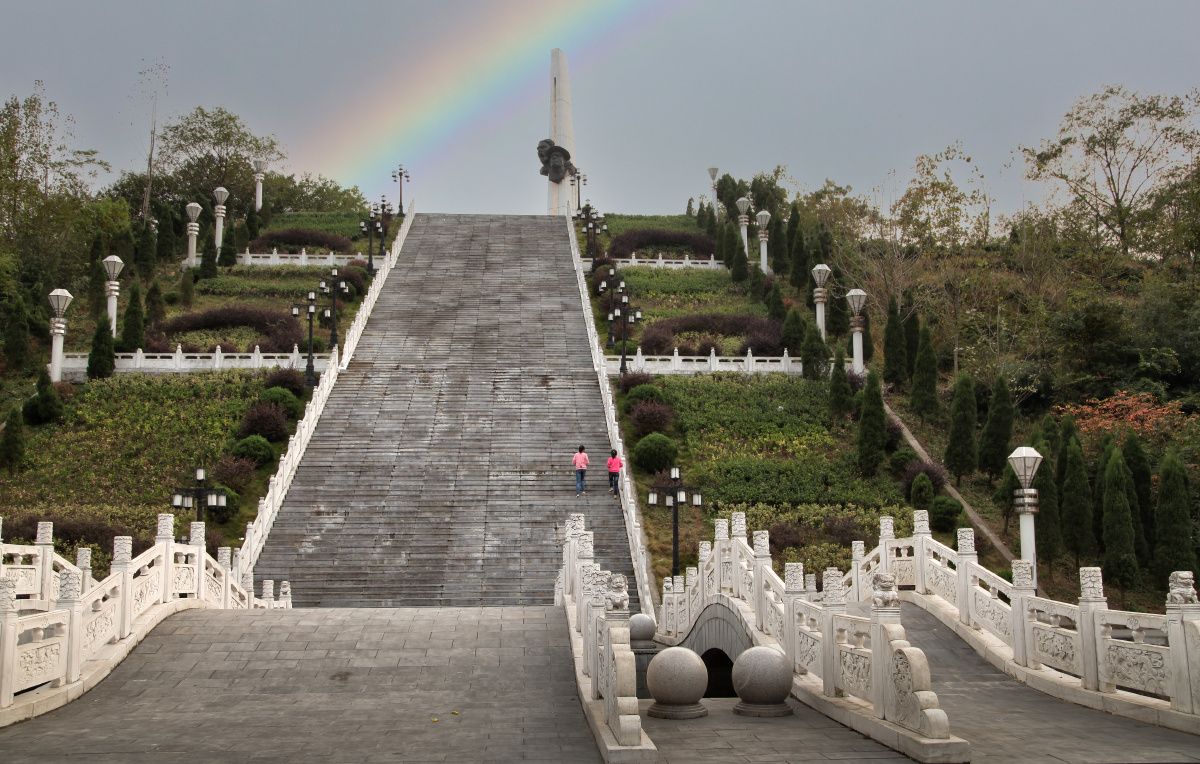 六霍起义纪念塔