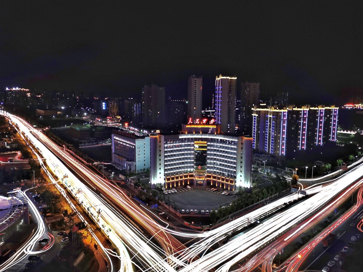 六安市 夜景图片