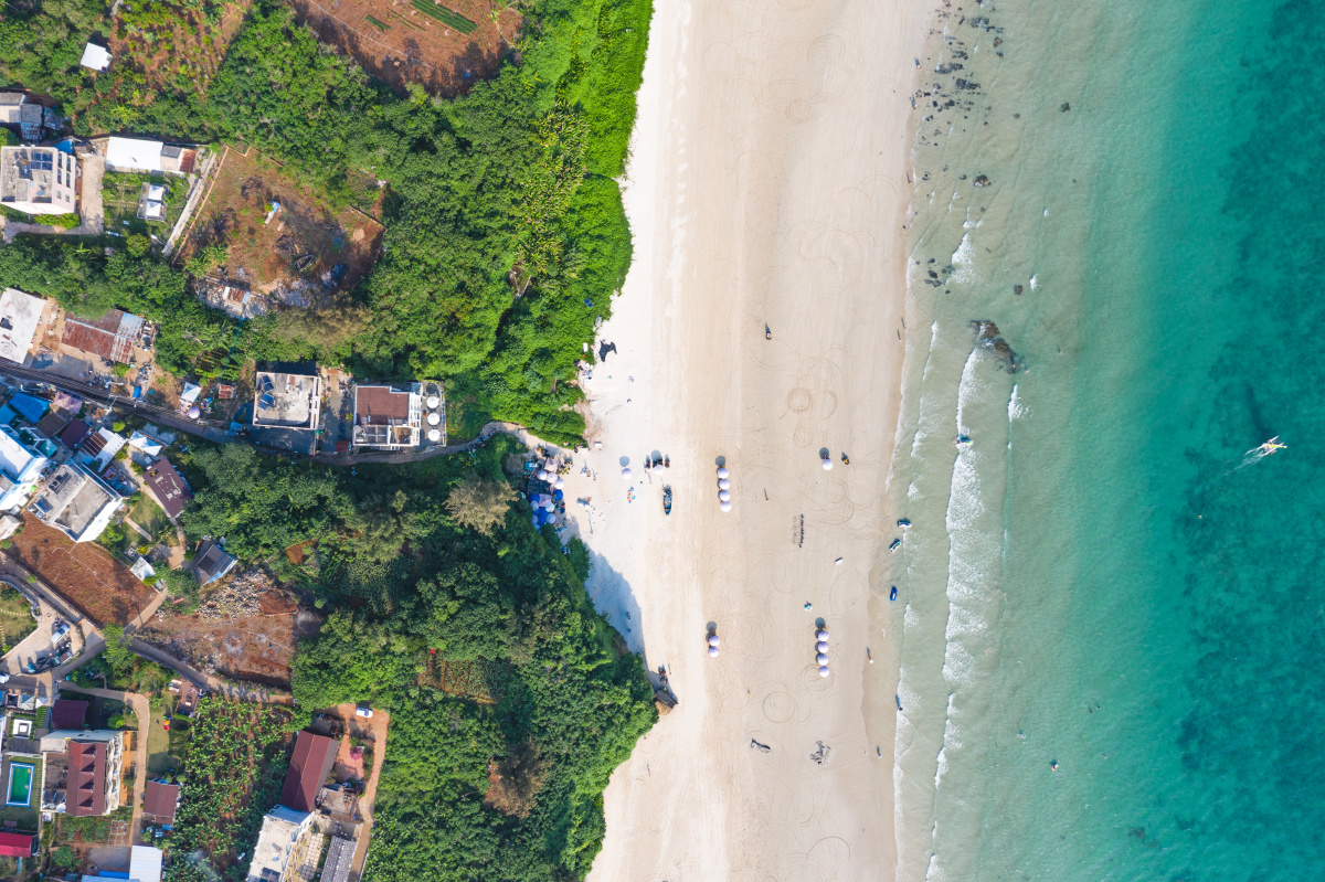 航拍俯瞰海岛 上帝视角下的涠洲岛