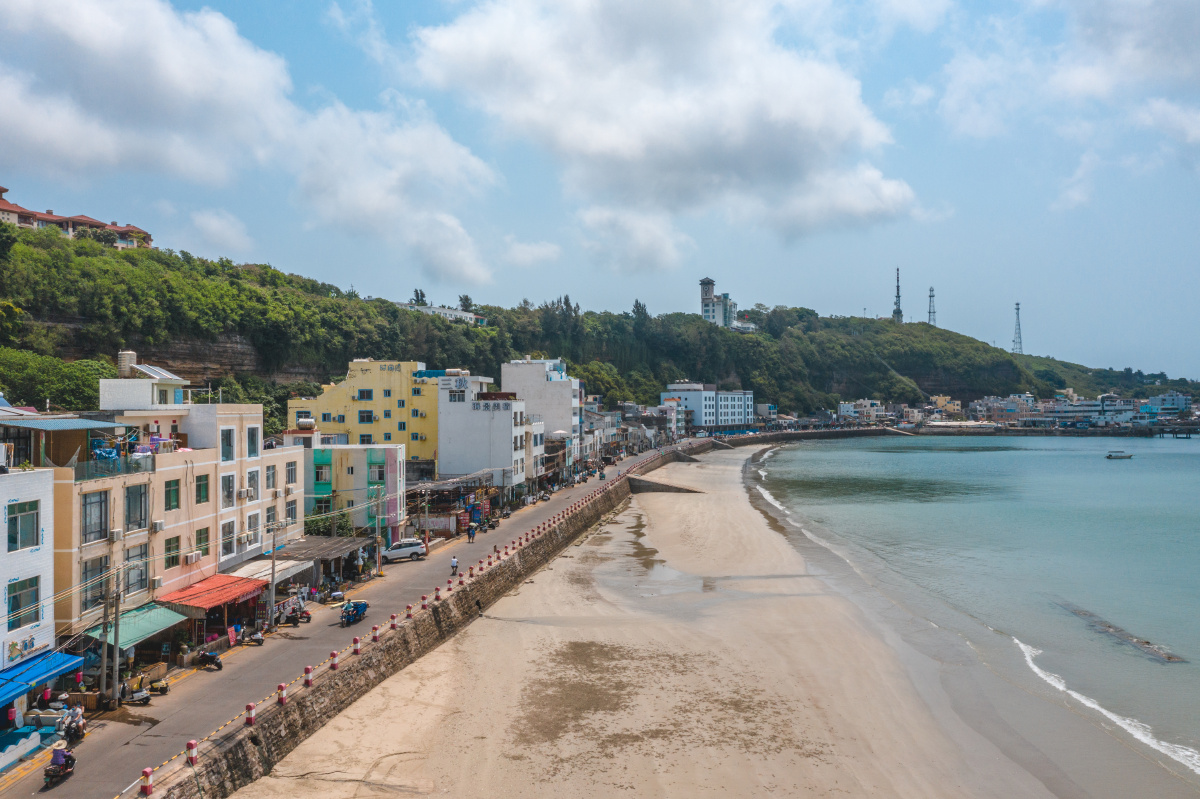 航拍俯瞰海岛 上帝视角下的涠洲岛