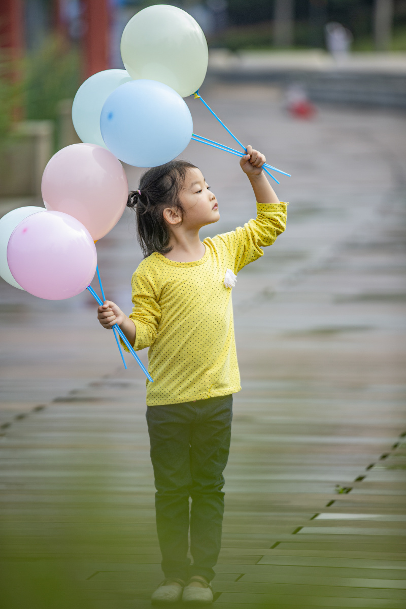 长大的小姑凉越来越调皮了不过这没关系爸爸喜欢你这活泼开心的样子
