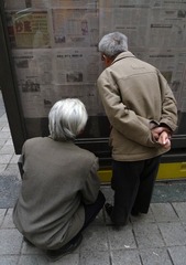 《读国家事》2012.4.7.拍摄重庆街头