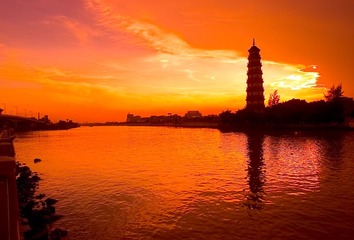 金鳌夕照