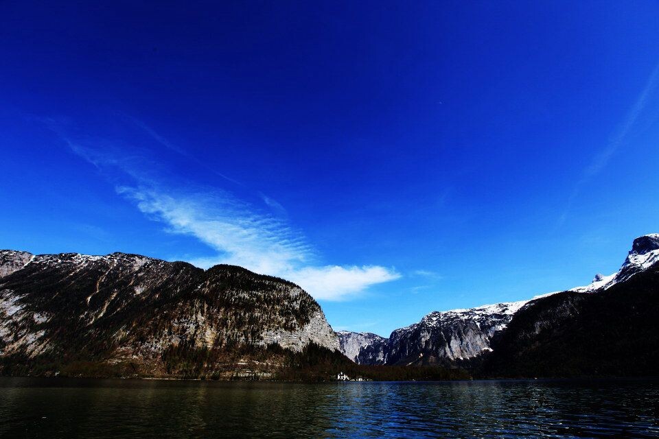 Hallstatt 一个产盐的奥地利小镇<br />
天很蓝