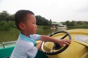 2013_05_19_Su_12.13.35_光圈8_快门800_ISO-200_焦距24.jpg