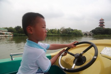 2013_05_19_Su_12.13.41_光圈8_快门1250_ISO-200_焦距24.jpg