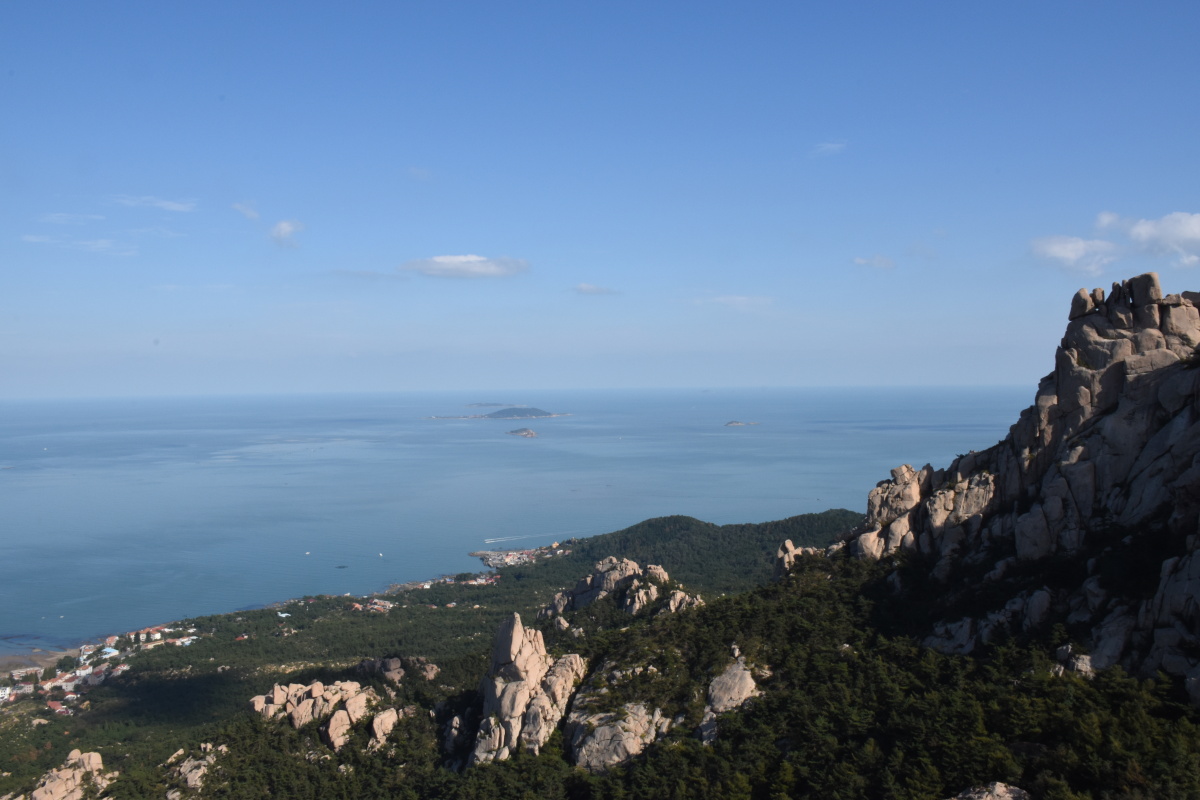 崂山仰口景区山东青岛高山与碧海握手的地方