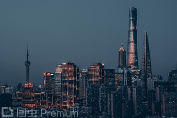 吕威+远眺陆家嘴标志建筑夜景+上海市浦东新区陆家嘴