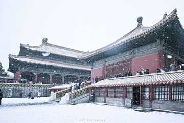 大雪纷飞