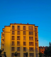 218483