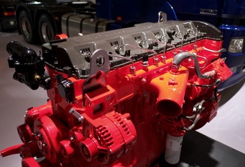 652307