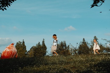18100