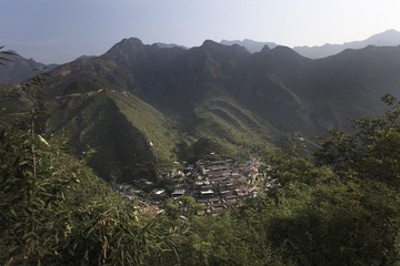 爨底下远景