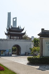 18978