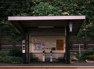 181696